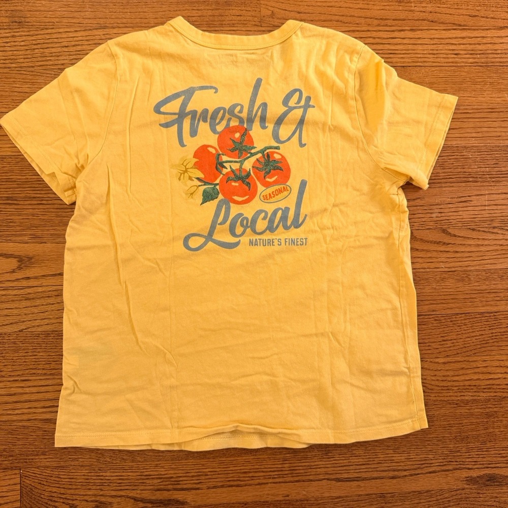 Old Navy Women's Yellow Fresh & Local Tomato Graphic Tee Crew Sz S